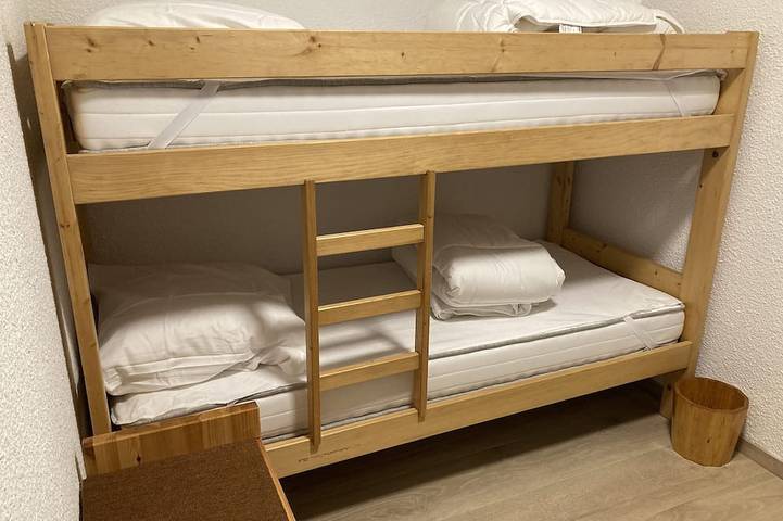 Appartement entier, Studio cabine 27 m2 4 personnes 1er étage Balcon Parking couvert 100m Télécabine in Les Contamines-Montjoie, Pays du Mont-Blanc