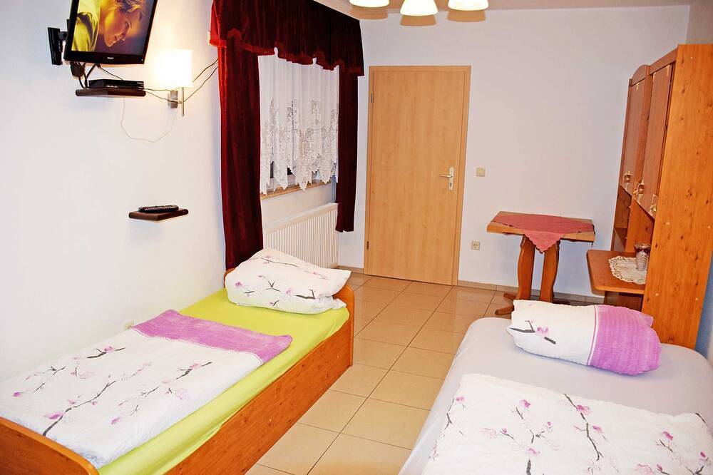 Ganze Wohnung, Ferienwohnung Aschersleben - Deb 038 Ferienwohnung/-zimmer Aschersleben in Aschersleben, Region Salzlandkreis