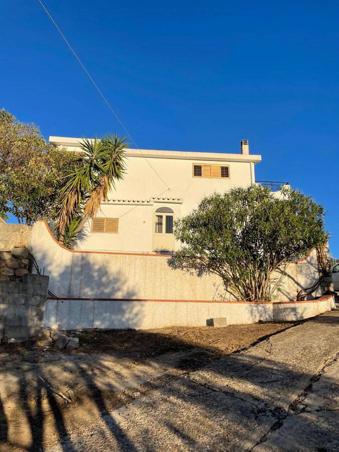 Ferienhaus für 2 Personen, mit Balkon und Terrasse sowie Garten und Ausblick in Santa Maria Navarrese - 3