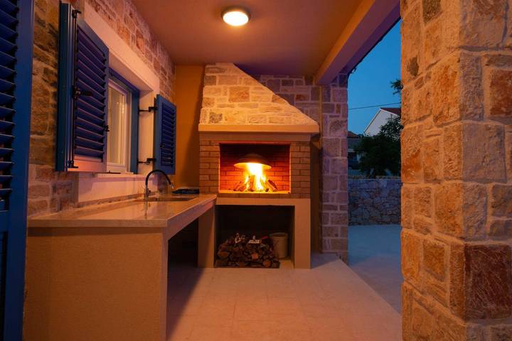 Villa für 8 Personen, mit Garten, kinderfreundlich in Dalmatien - 2