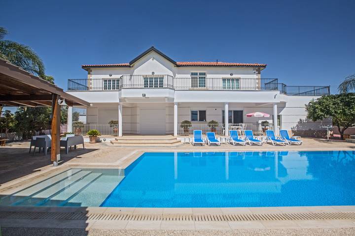 Villa for 10 personer, med Balkon/Terrasse og Have i Cypern
