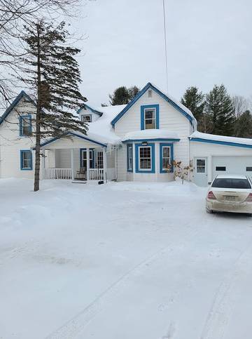 Vacation Rental for 11 Guests in Mont Orford, Quebec, Picture 1