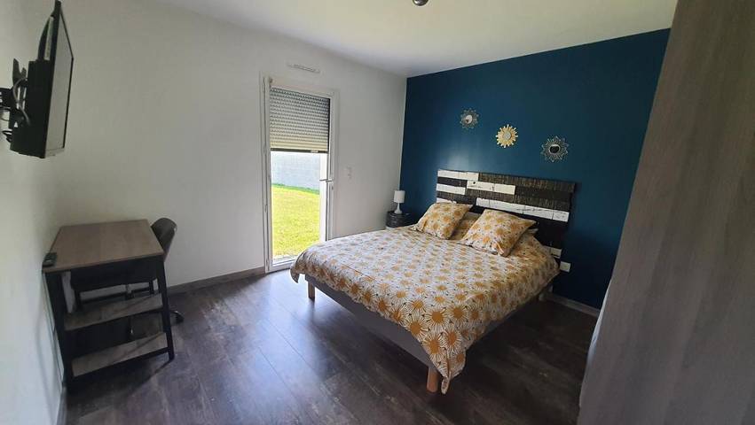 Gîte pour 2 personnes, avec Terrasse ainsi que Jardin et Vue à Le Poiré-sur-Vie