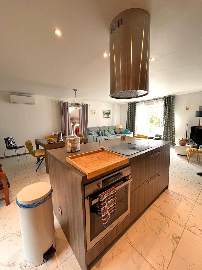 Location de vacances pour 8 personnes, avec piscine ainsi que jardin et vue à Abrest - 4