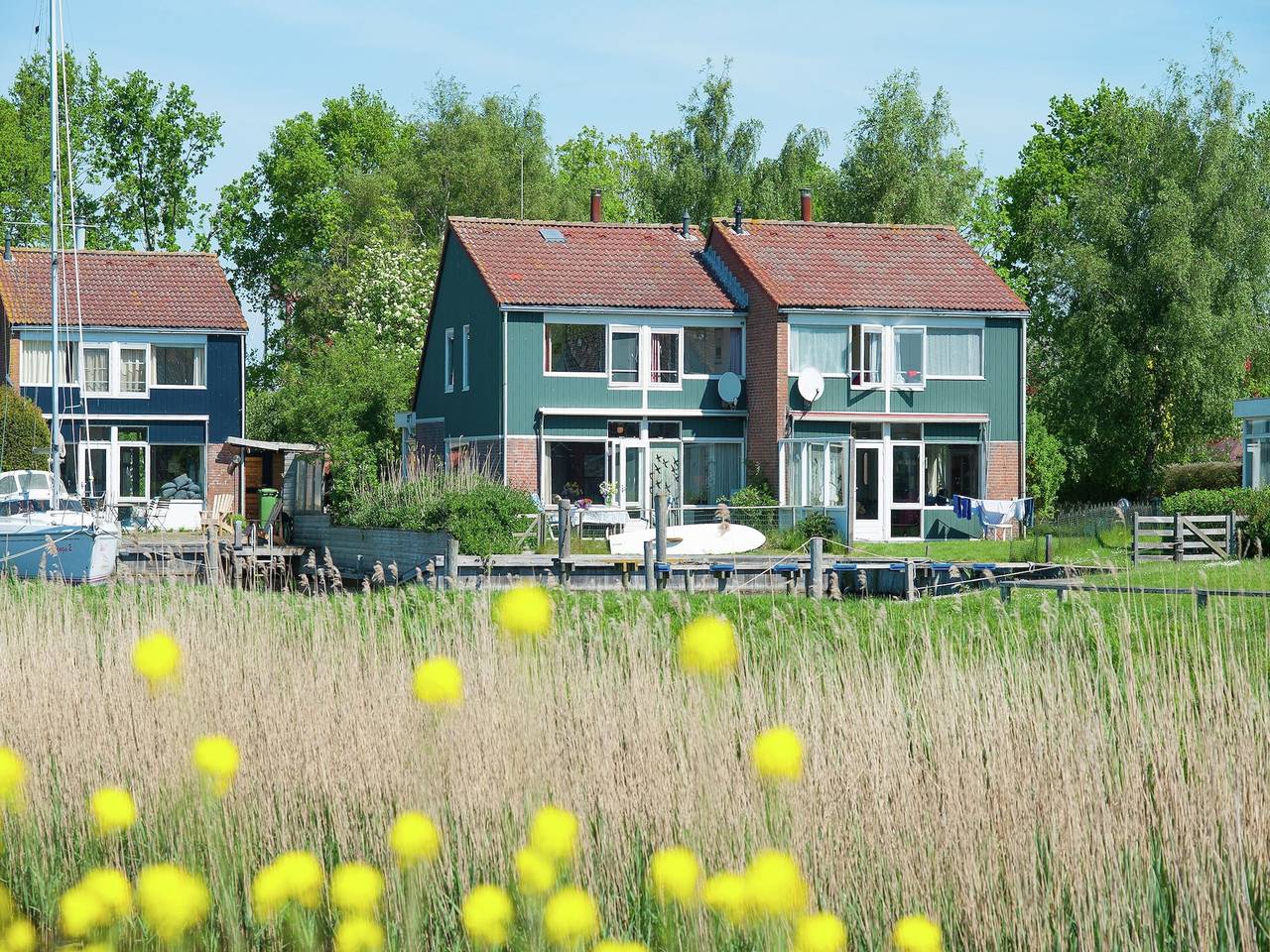 Delightful Holiday Home in Warns with Jetty in Ijsselmeer