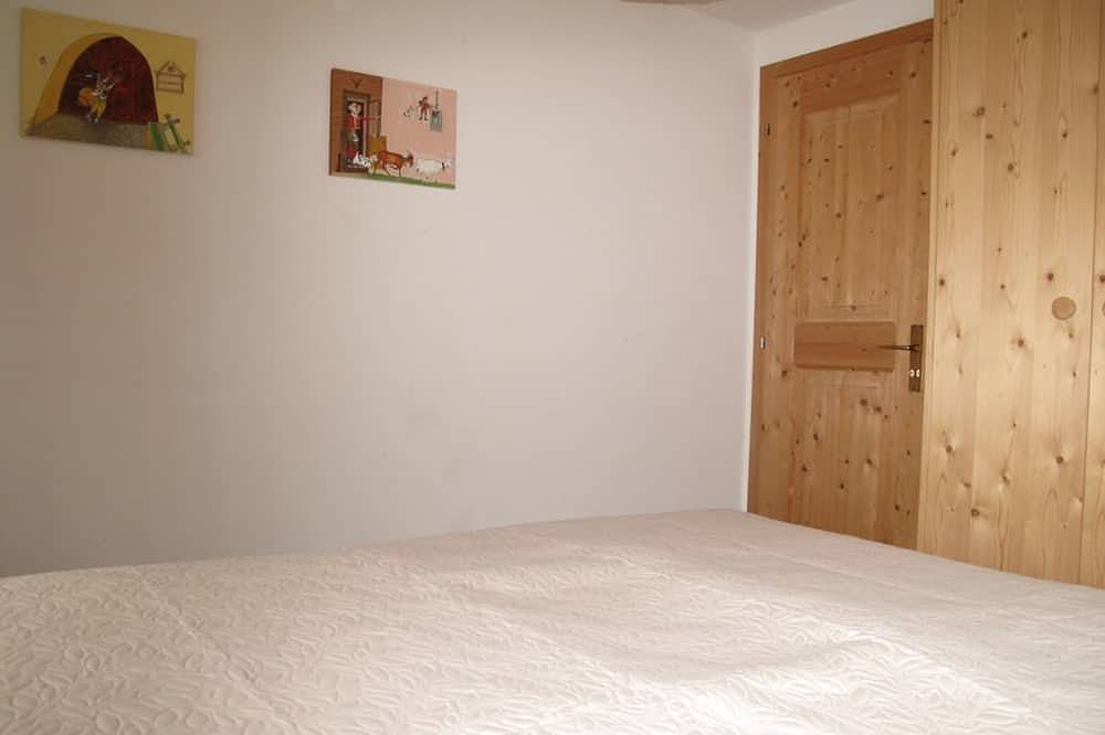 Ganze Wohnung, Casa Posta Berther-Roth, (Rueras/Sedrun). in Sedrun, Tujetsch