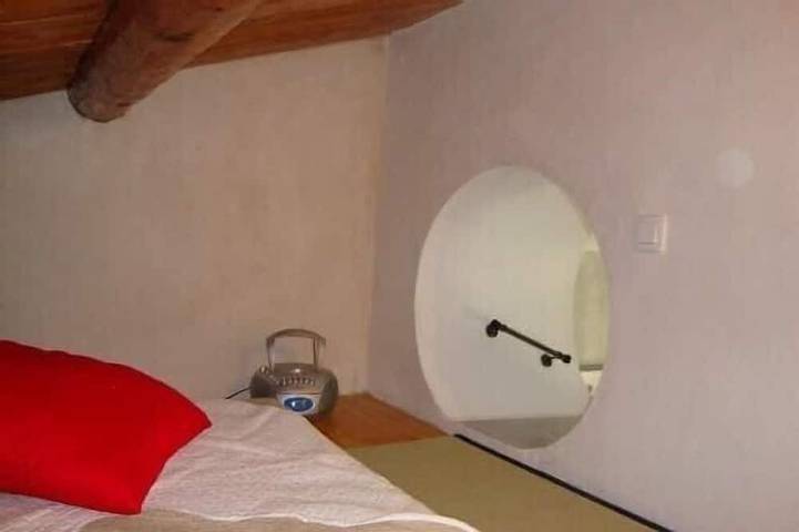 Location de vacances pour 3 personnes, avec piscine ainsi que terrasse et jardin à Velleron - 2