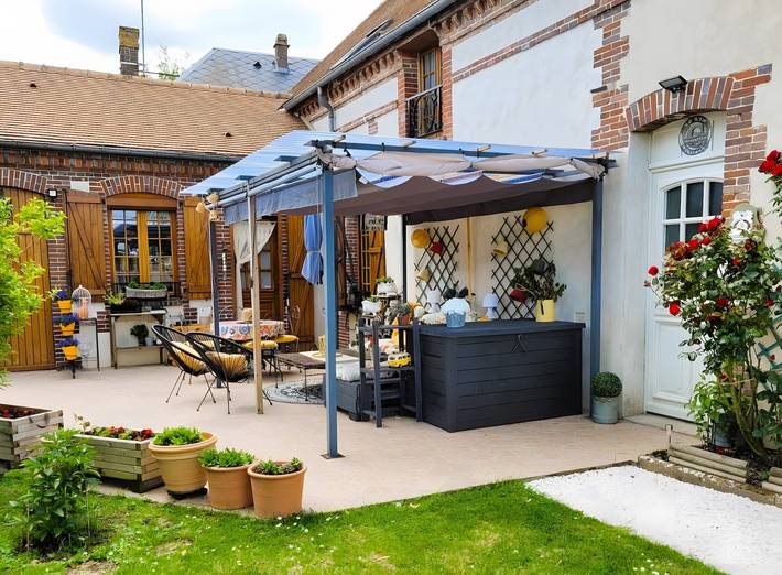 Chambre d’hôte pour 8 personnes, avec Jardin dans l' Eure