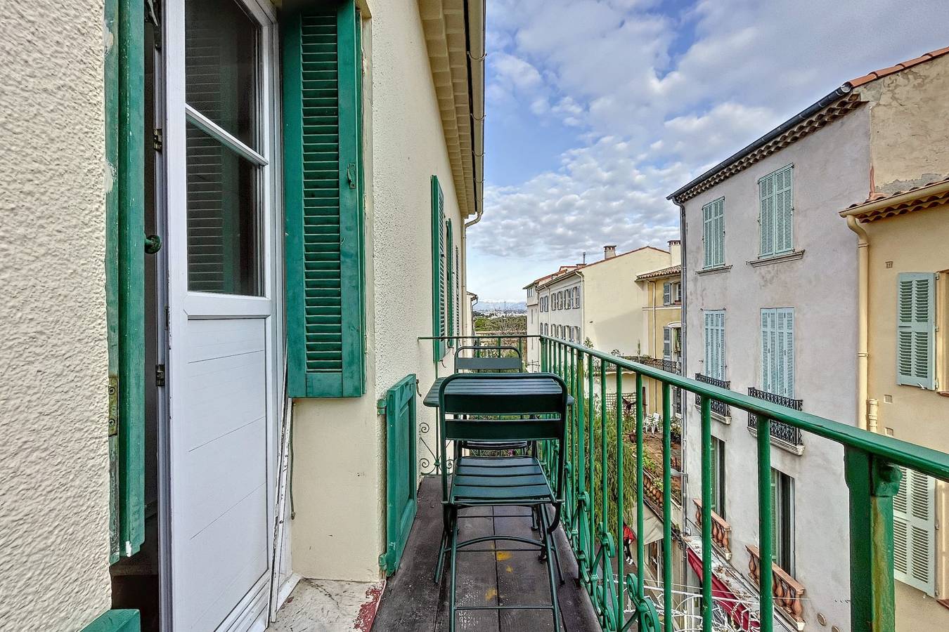Ganze Wohnung, Ferienwohnung für 8 Personen mit Balkon in Antibes, Mittelmeerküste (Frankreich)