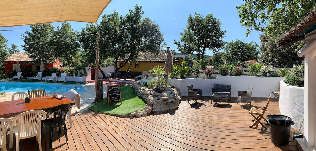 Gîte pour 7 personnes, avec terrasse ainsi que jardin et piscine à Saint-Montan - 2