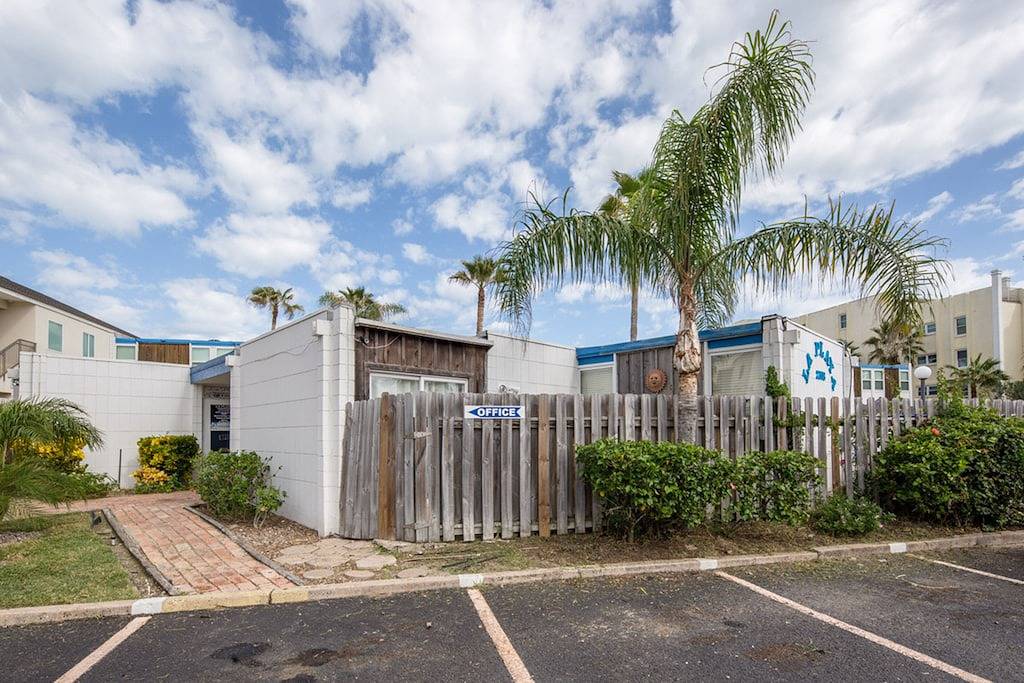Ganze Wohnung, Beachfront hundefreundliche Wohnung w / Blick auf den Golf & einem gemeinsamen Pool! in South Padre Island, Laguna Madre