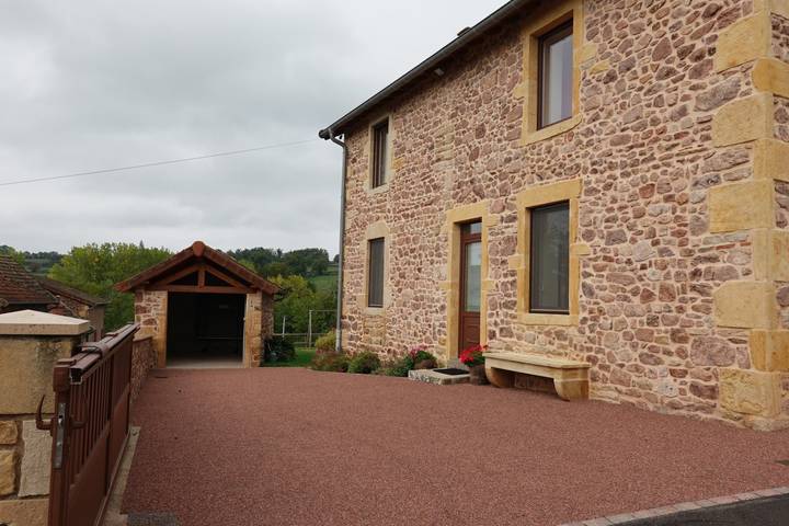 Location de vacances pour 8 personnes, avec jardin et terrasse dans Saône-et-Loire - 3