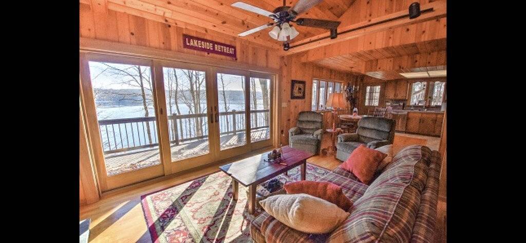 Vacation rental for 8 people, with yard and pool, with pets in Pocono Mountains