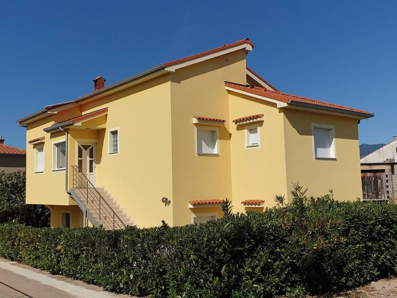 Ganze Wohnung, Apartment Rea - 220 m vom Meer, Haustiere wilkommen, privater Parkplatz, Terrasse in Silo (Krk), Krk