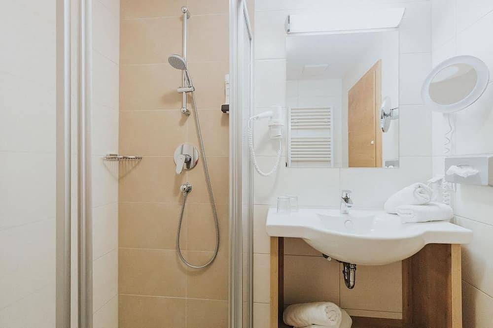 Ganze Wohnung, Waldblick-Doppelzimmer, Dusche oder Bad, Wc - Silberfux, Hotel in Pichl (Sankt Veit im Pongau), Sankt Veit im Pongau