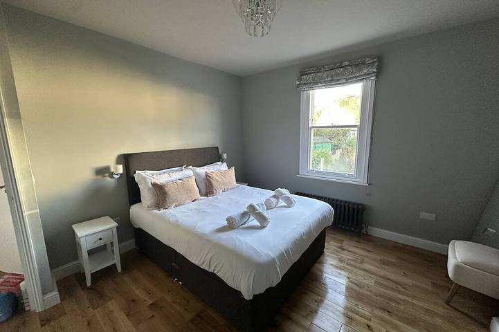 Ganze Wohnung, Luxus Business Suite – Zentral & Highspeed in Exeter, Devon