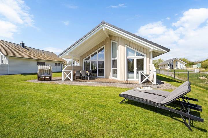 Ferienhaus für 4 Personen, mit Sauna und Ausblick sowie Terrasse, kinderfreundlich in Schashagen - 2
