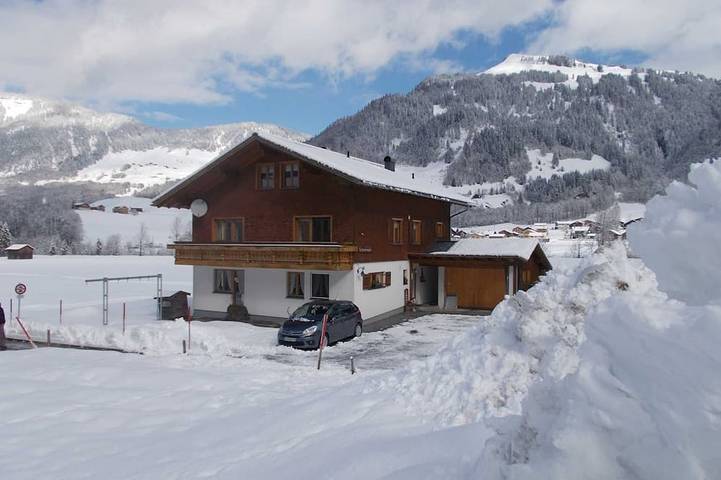 Appartement de vacances pour 6 personnes, avec piscine et jardin