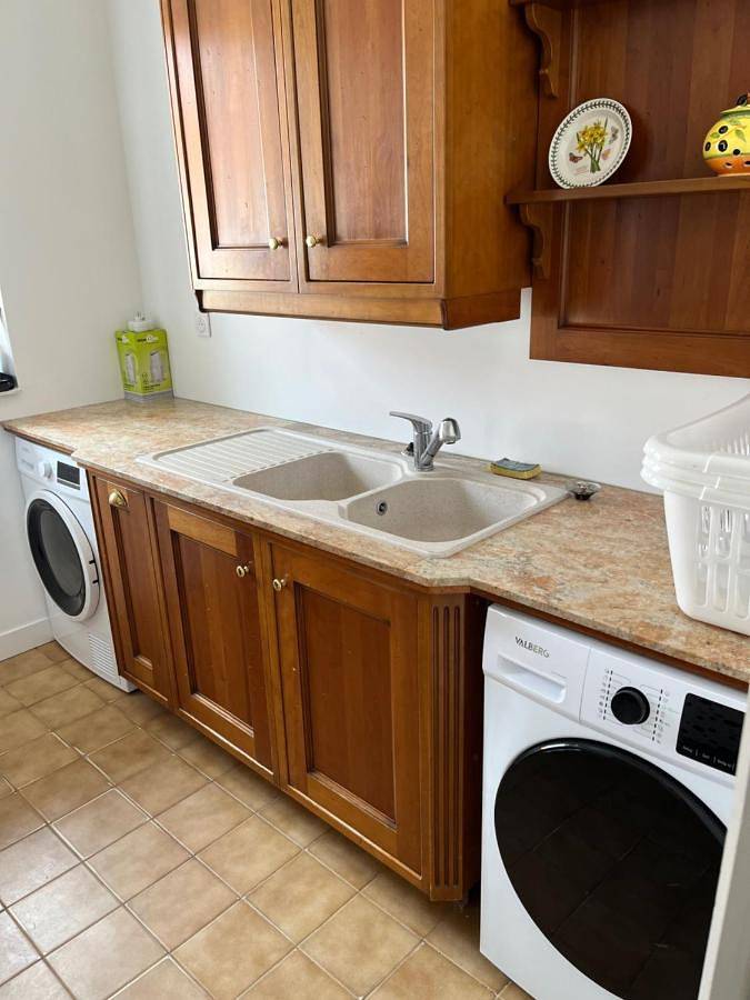Gîte pour 17 personnes, avec terrasse dans Quelmes