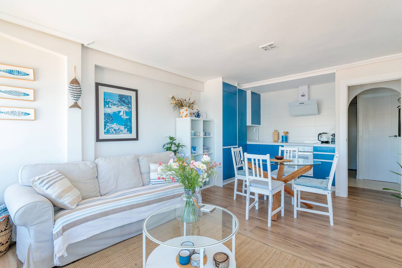 Apartamento entero, Apartamento 'Primera Linea De Playa' con vistas al mar, Wi-Fi y aire acondicionado in Campello, Costa Blanca