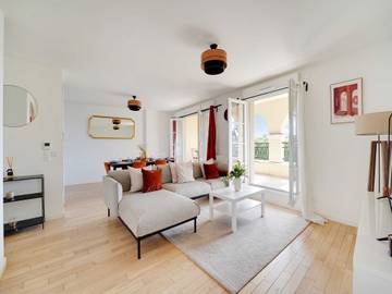 Location De Vacances pour 6 Personnes dans Puteaux, Hauts-de-Seine, Photo 1
