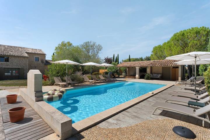 Apartamento entero, Apartamento Olivier con piscina, vistas a la montaña, Wi-Fi y aire acondicionado in Cabrières-d'Avignon, Parque natural regional del Luberon