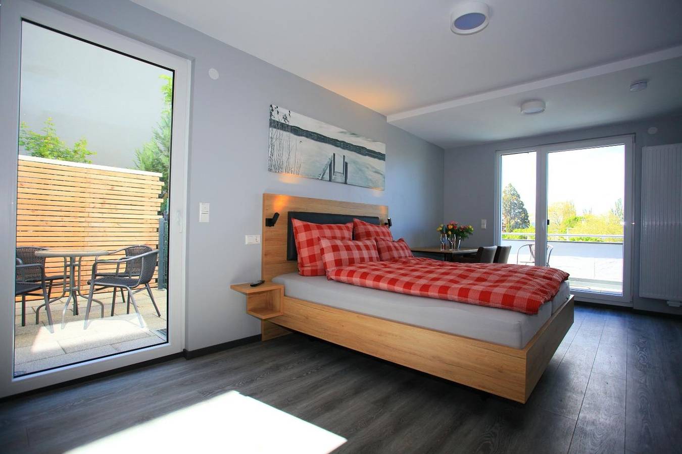 Ganze Wohnung, Apartment in Stadtnähe mit Terasse und Balkon
- Hunde erlaubt - in Überlingen, Region Bodensee-Oberschwaben