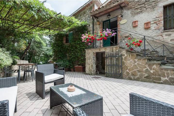Appartamento per 11 persone, con Balcone/Terrazza e Giardino a Gubbio
