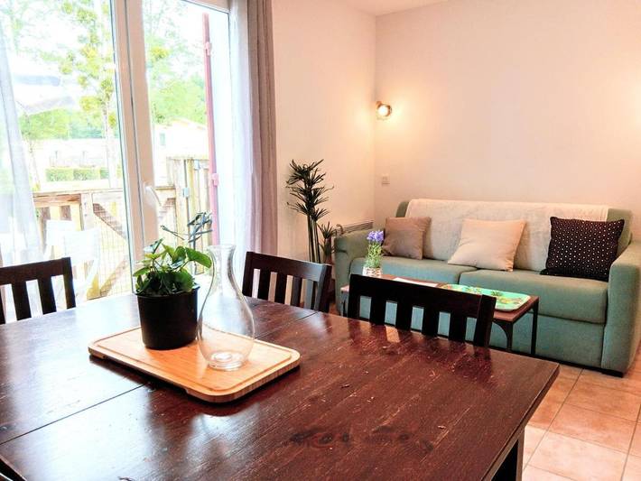 Gîte pour 6 personnes, avec jardin et piscine, animaux acceptés à Barbaste - 2