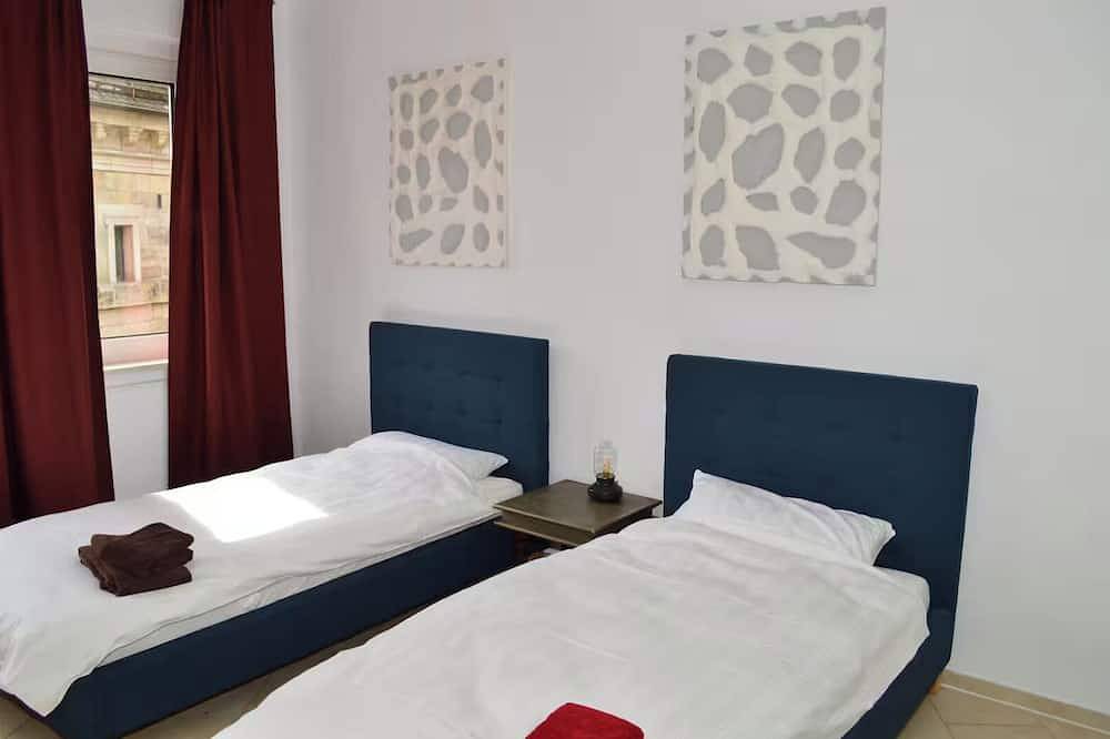 Apartamento entero, Spacious apartment with barbecue terrace in the heart of the historic old town in Núremberg, Franconia