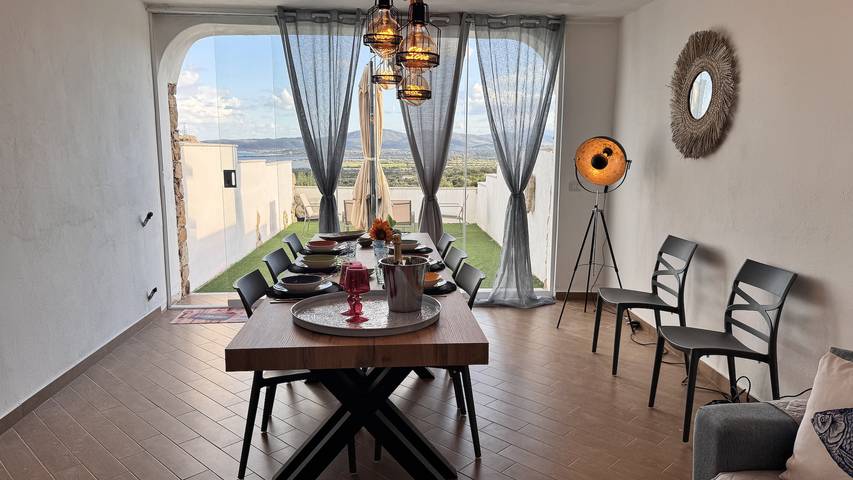Ferienwohnung für 6 Personen, mit Balkon und Terrasse sowie Garten und Ausblick in Lu Fraili di Sopra