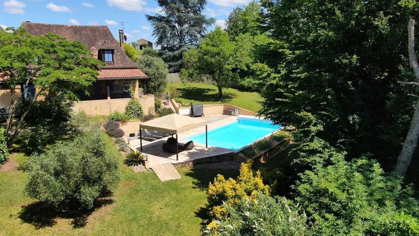 Gîte pour 6 personnes, avec piscine à Coux-et-Bigaroque