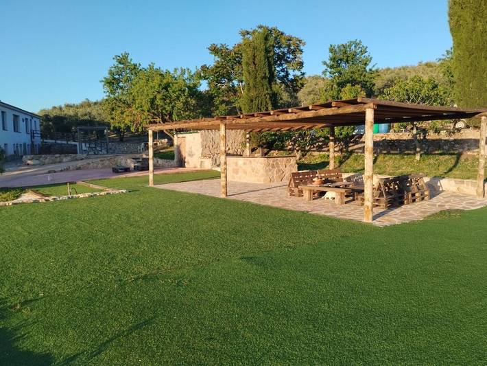 Casa rural para 17 personas, con vistas y piscina además de jardín y terraza, Se admiten mascotas en Villanueva del Rosario - 4