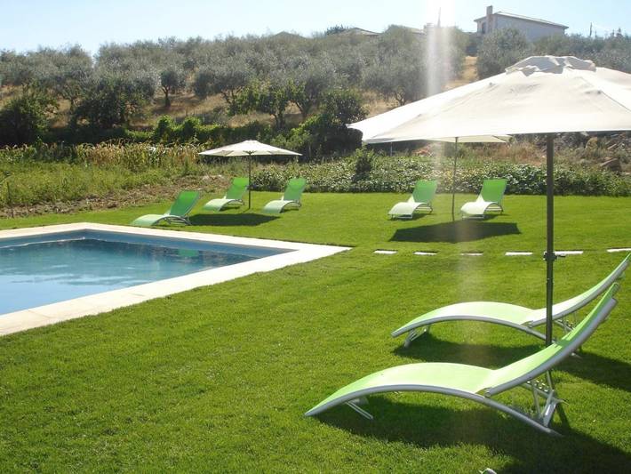 Location de vacances pour 2 personnes, avec Terrasse et Jardin ainsi que Piscine et Vue à Valpaços