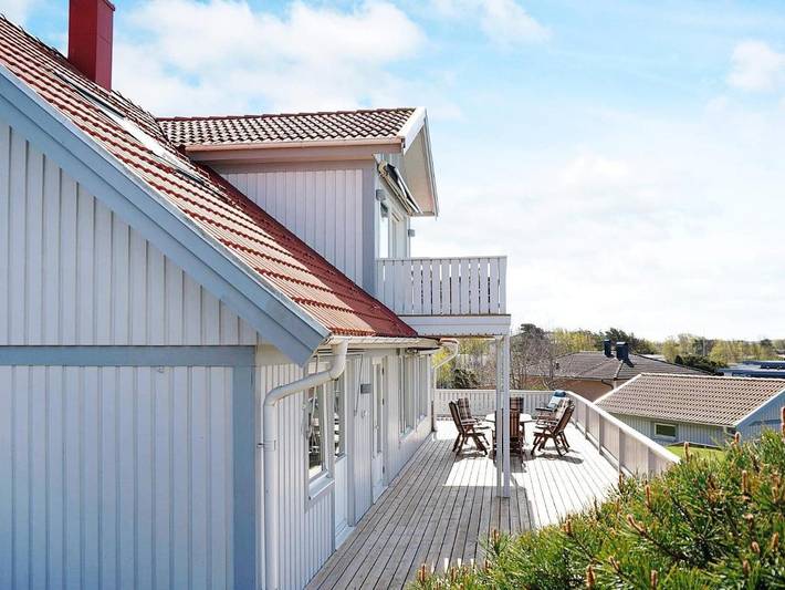 Ferienhaus für 10 Personen, mit Balkon und Terrasse sowie Garten
