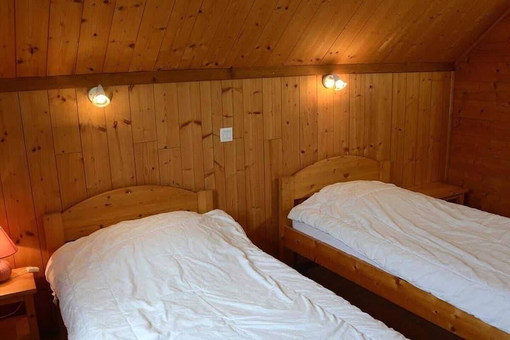Chalet des planchettes le chamois in Marigny (Jura), Jura