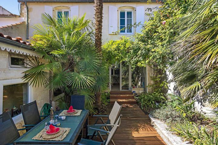 Bed and breakfast 'Chambre Comme Dans Un Combi' con terraza compartida y Wi-Fi in La Rochelle, Región de La Rochelle
