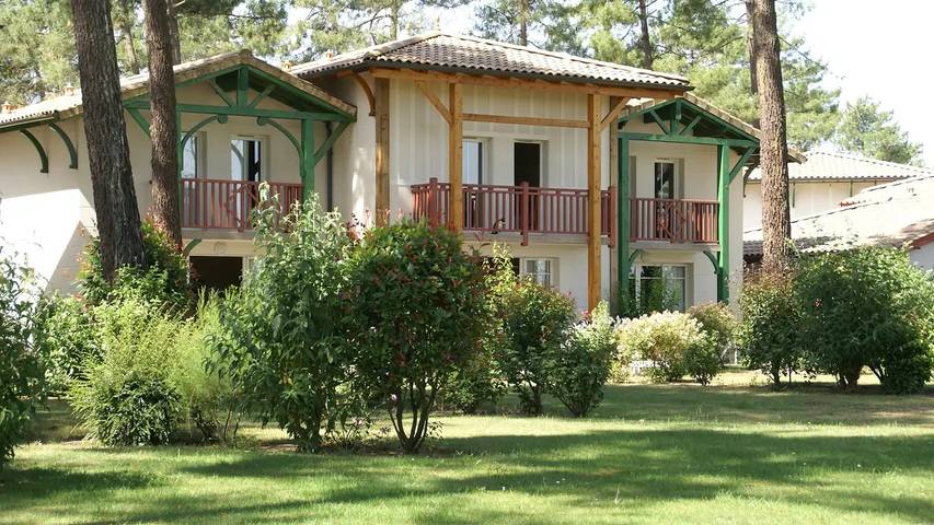 Maison de vacances pour 8 personnes, avec jardin et piscine, animaux acceptés