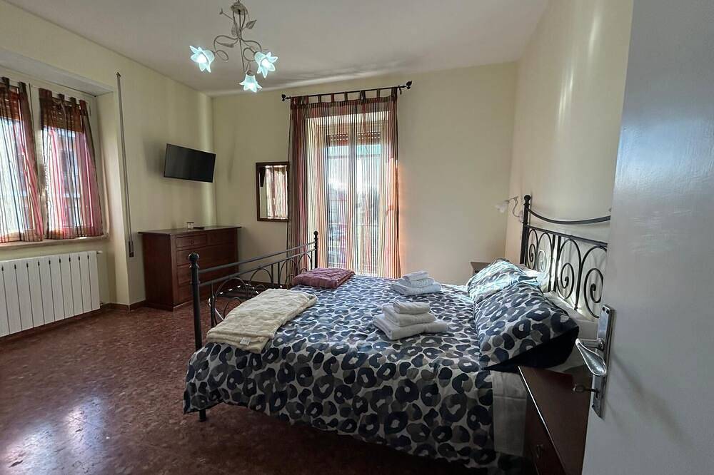 Appartamento intero, Casetta Luigina – Un angolo di relax con vista sulla città in Monte Rotondo, Provincia di Roma