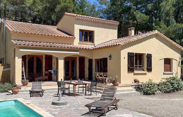 Casa de vacaciones para 4 personas, con jardín además de terraza y piscina - 1