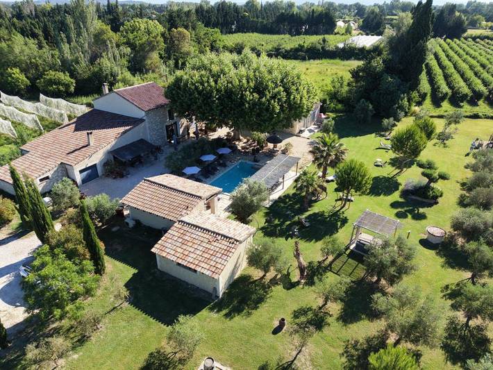 Maison d’hôte pour 2 personnes, avec jacuzzi ainsi que jardin et piscine à Noves