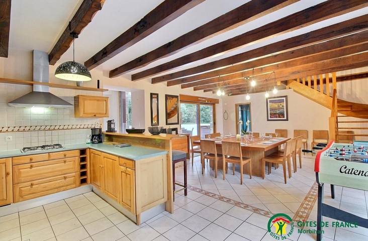 Gîte pour 10 personnes, avec jardin et piscine ainsi que terrasse et jacuzzi à Merlevenez - 3