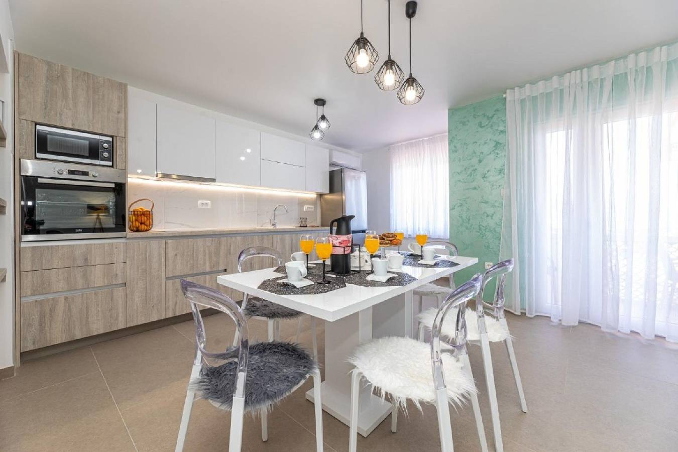 Apartamento vacacional entero, Apartamento de vacaciones para 7 personas con balcón in Silo, Krk (isla)