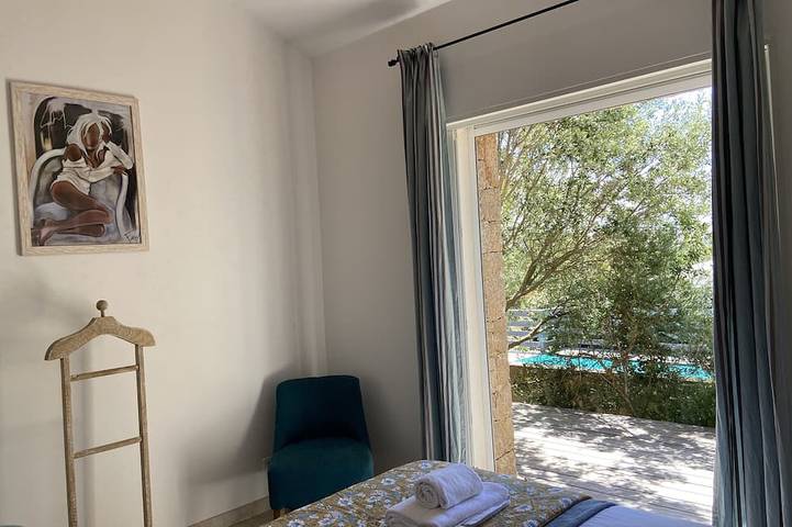 Villa pour 4 personnes, avec jacuzzi ainsi que jardin et terrasse à Figari - 4