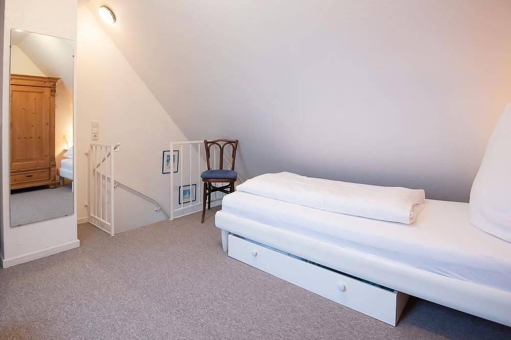 Ganze Wohnung, Gemütliche 2-Zimmer Ferienwohnung mit ca. 45 m² Wohnfläche, für 2 Personen in Wenningstedt, Sylt