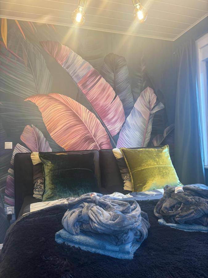 Ganze Ferienwohnung, Double Room with Private Bathroom and Garden view in Meiningen, Werratal