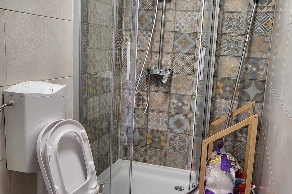 Neues Ferienhaus mit 2 Terrassen, direkt am Meer - ein Traum umgeben von Wald in Betina, Općina Murter-Kornati