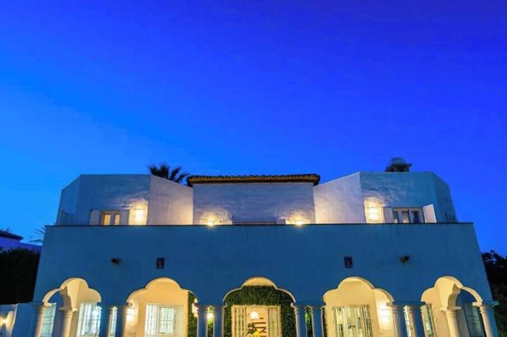 Villa for 15 people, with garden in Puerto Banús