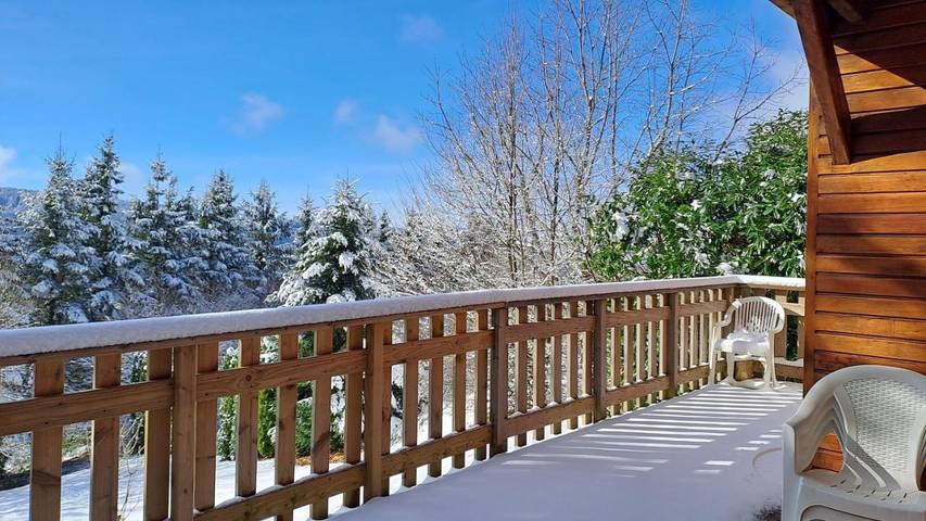 Chalet pour 10 personnes, avec jardin et vue, adapté aux familles à Murat-le-Quaire