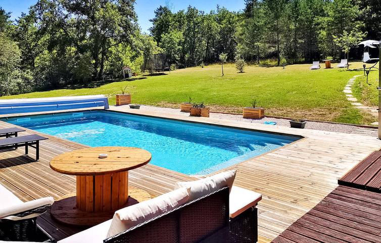 Cozy 120m² Apartment with Pool & Parking, 1km to Coly in Coly-Saint-Amand, Périgord Noir